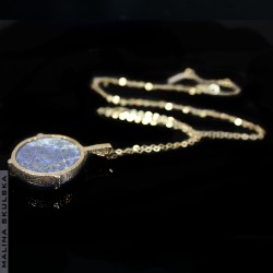 Pozłacany naszyjnik z lapis lazuli