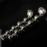 Długie kolczyki z perłami