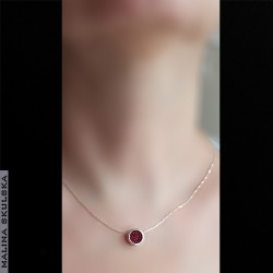 Srebrny naszyjnik-koło z bordową płaszczką, rozmiar S