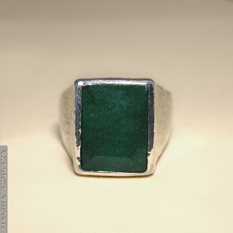 Sygnet ze szmaragdem