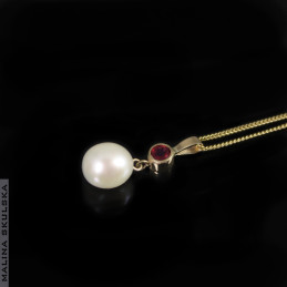 Złota zawieszka z turmalinem i białą perłą