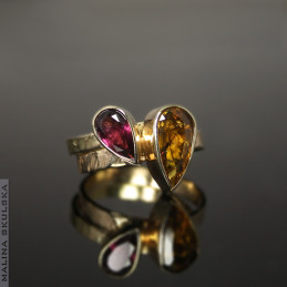 Złoty pierścionek z tytanitem